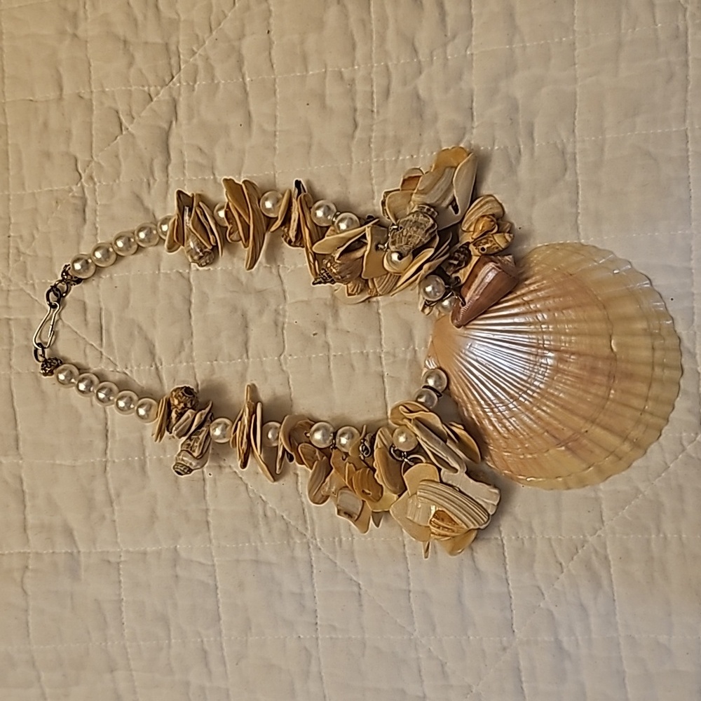 Vintage Necklace Natural Seas Shells Conch and beads